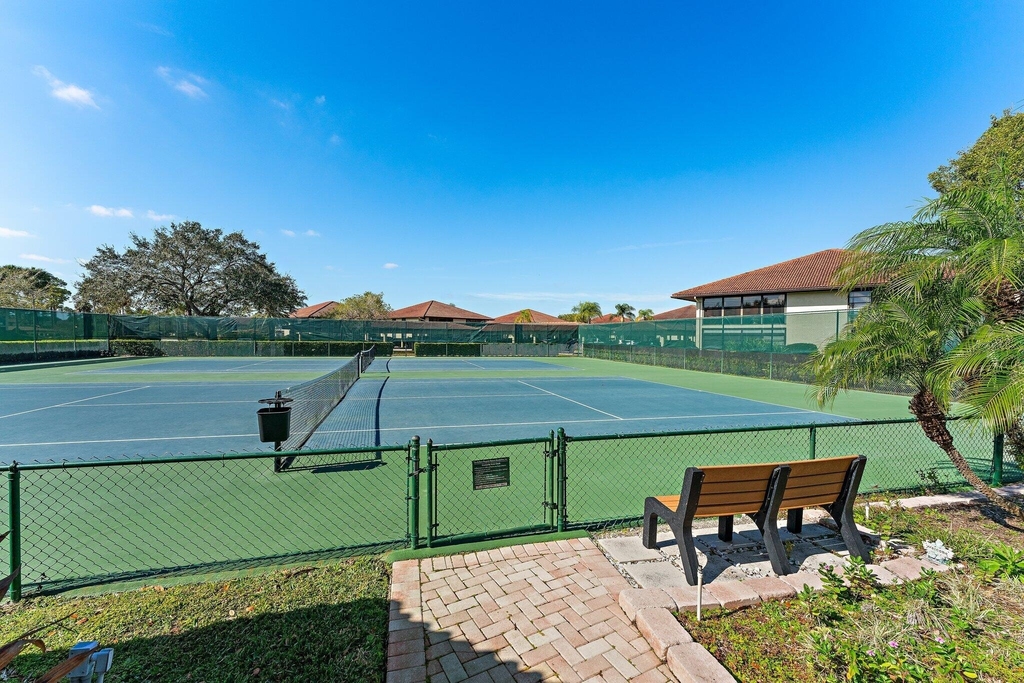 671 Sw South River Drive - Photo 46