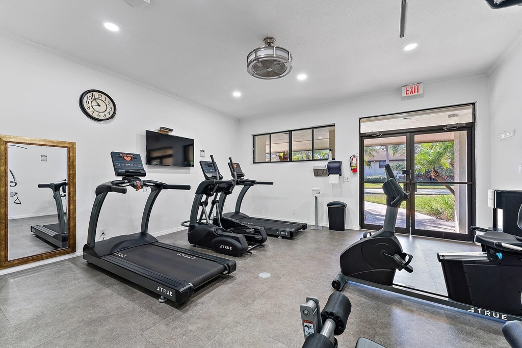 671 Sw South River Drive - Photo 40