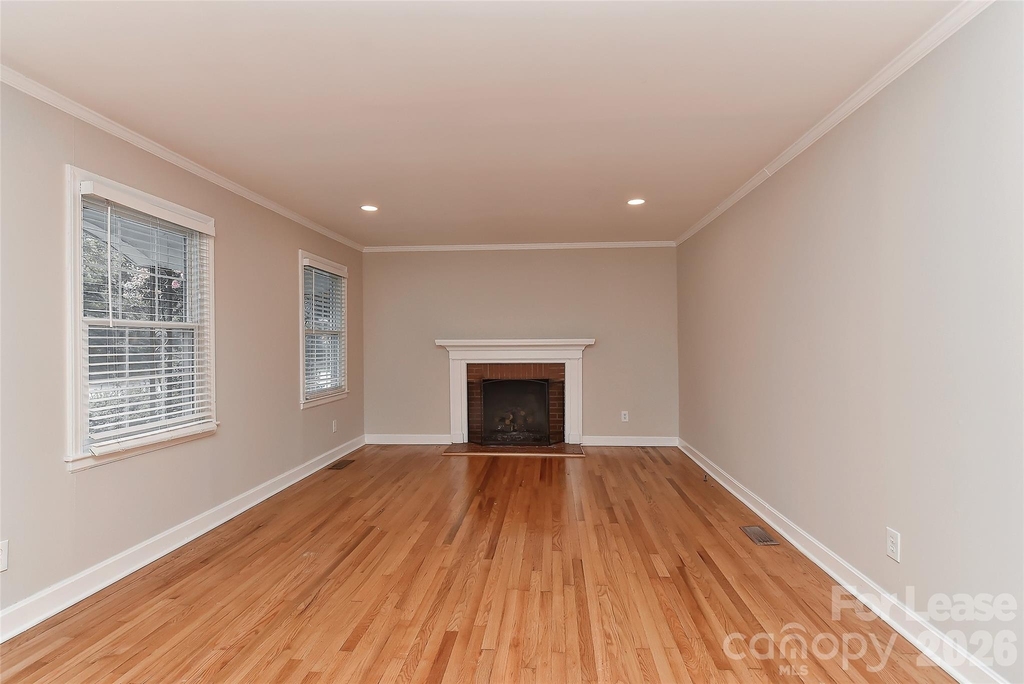 420 Seneca Place - Photo 4