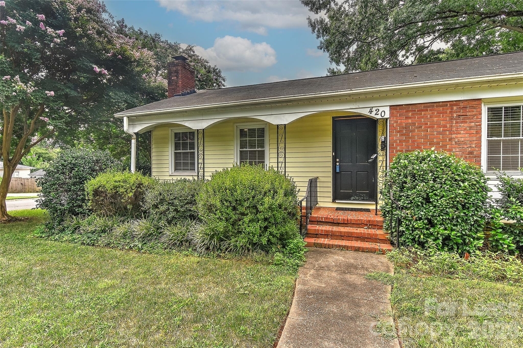 420 Seneca Place - Photo 1