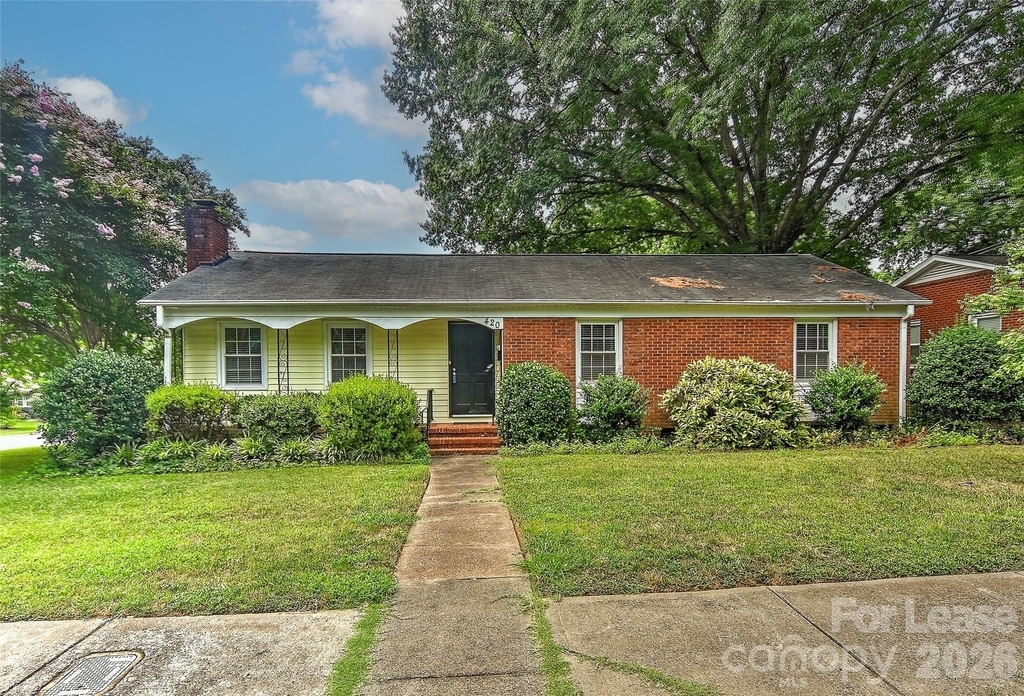 420 Seneca Place - Photo 0