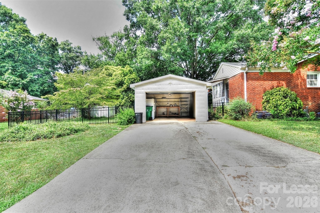 420 Seneca Place - Photo 32