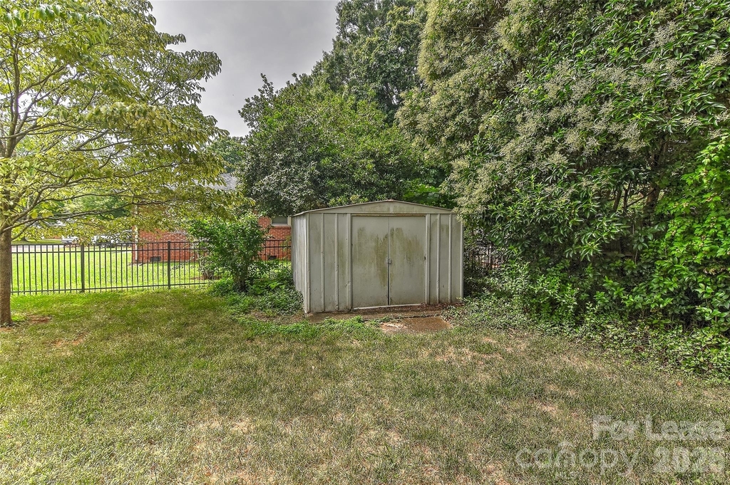420 Seneca Place - Photo 38