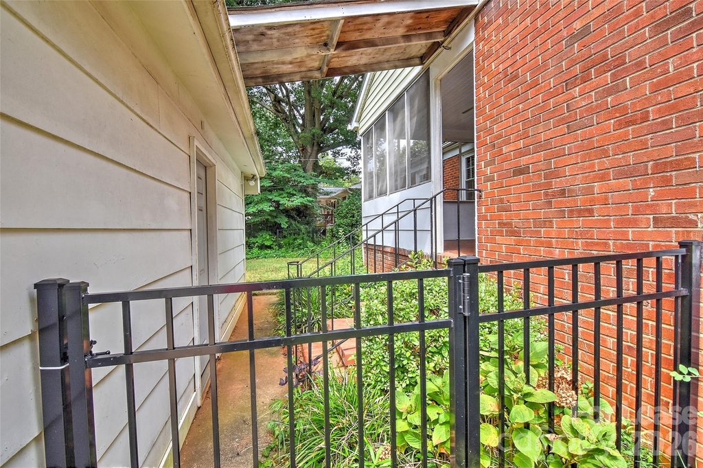 420 Seneca Place - Photo 35