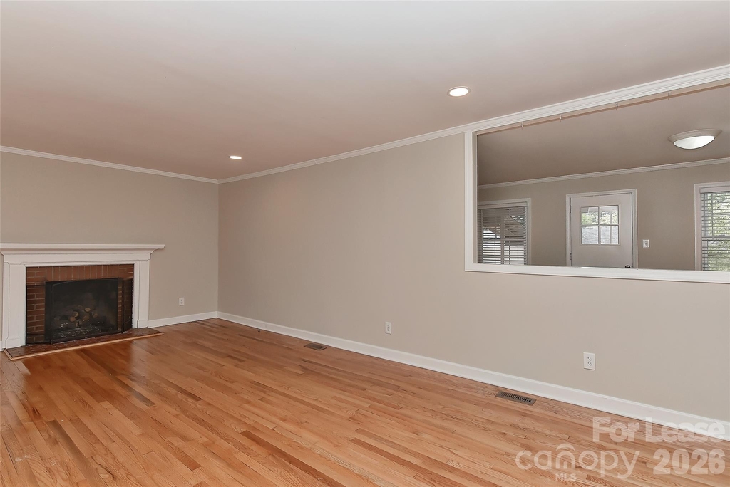 420 Seneca Place - Photo 5