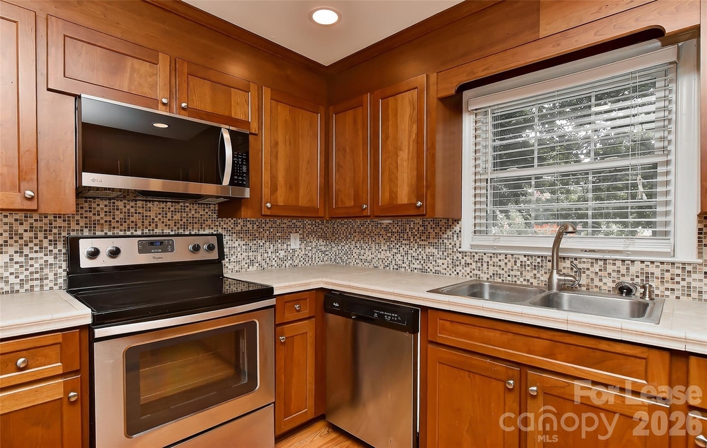 420 Seneca Place - Photo 11