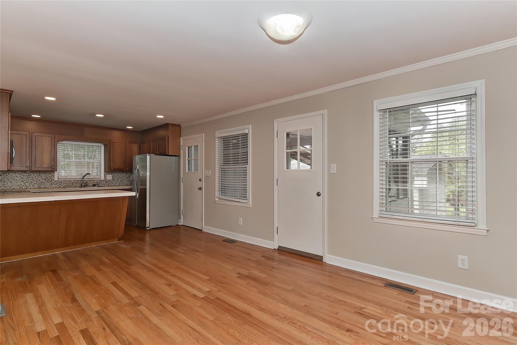 420 Seneca Place - Photo 10