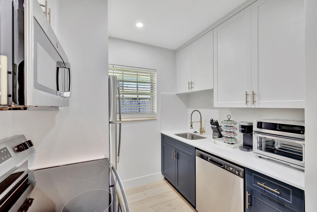 934 Nw 4th Avenue - Photo 2