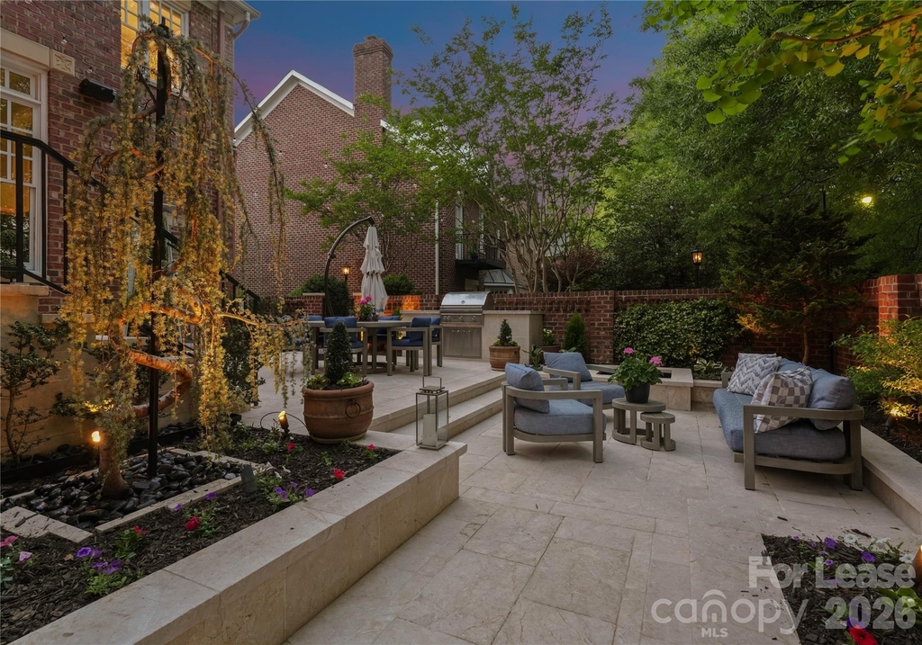 1124 Dilworth Crescent Row - Photo 3