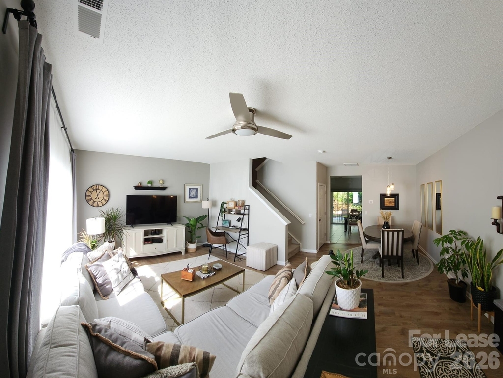 8049 Stoneham Court - Photo 3