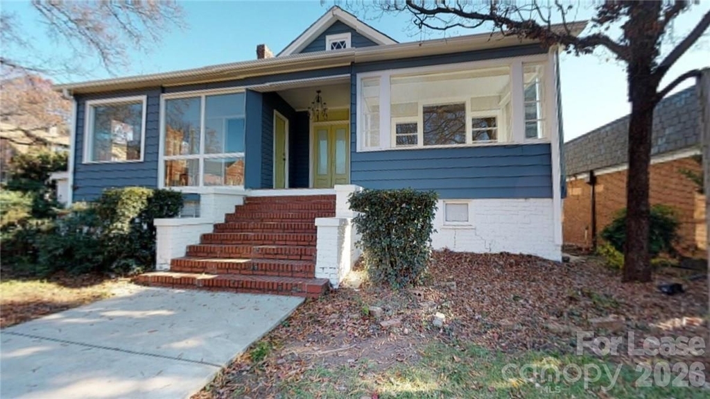 428 Hawthorne Lane - Photo 0