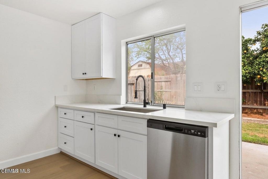 5361 Hidalgo Street - Photo 3