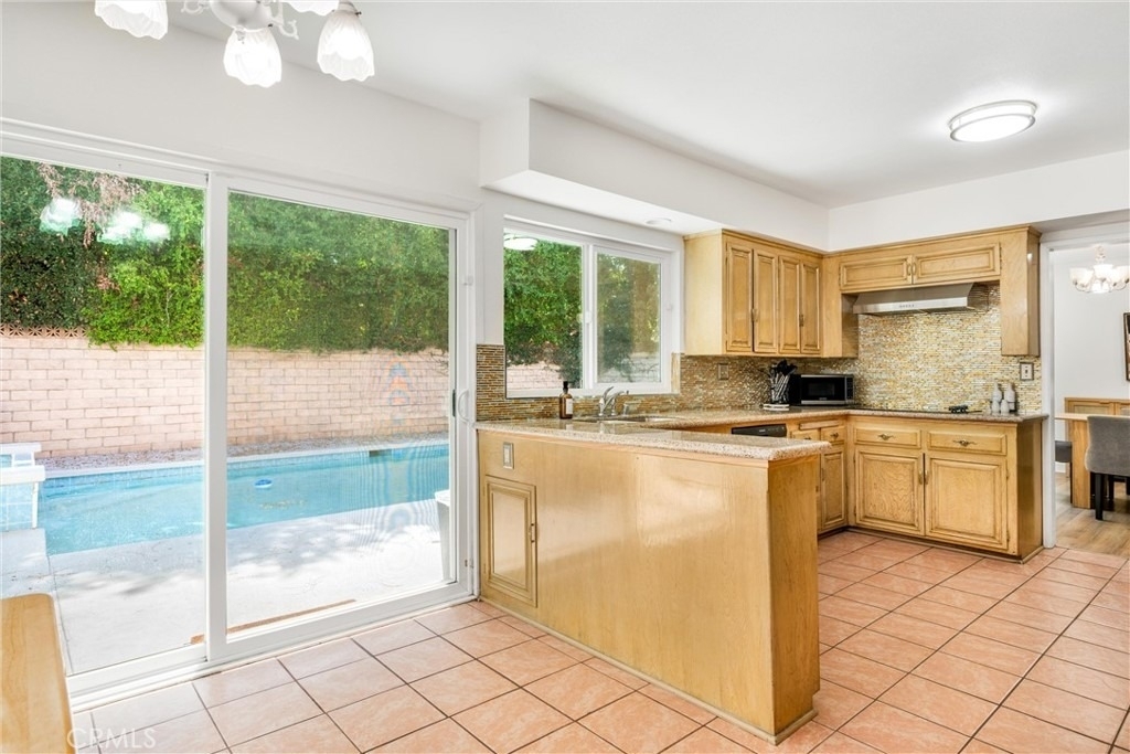 5400 Nagle Avenue - Photo 9