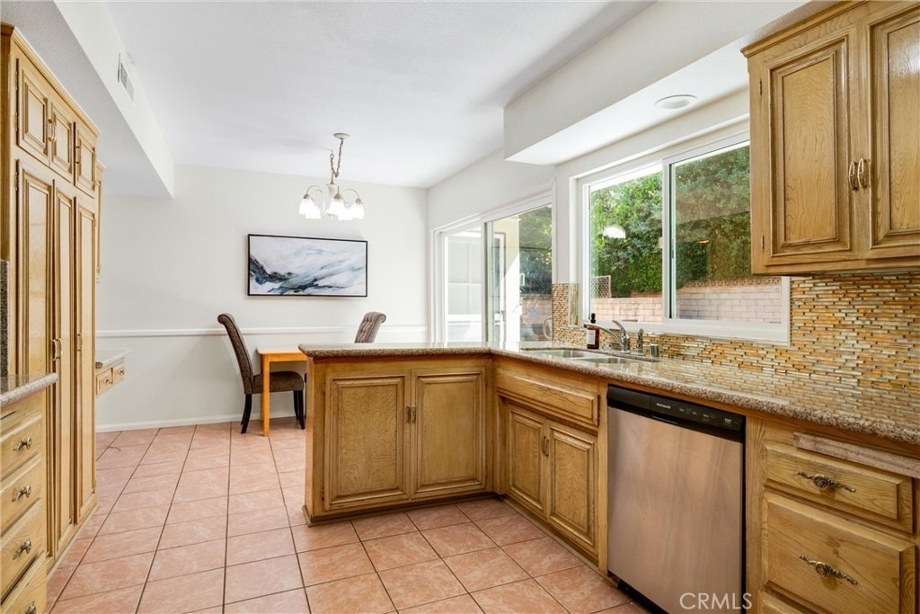 5400 Nagle Avenue - Photo 8
