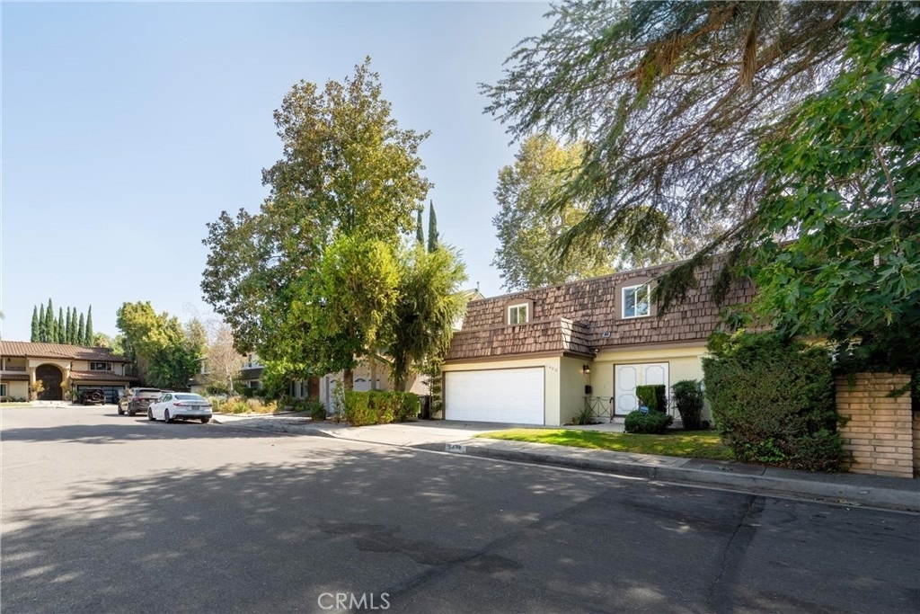 5400 Nagle Avenue - Photo 1