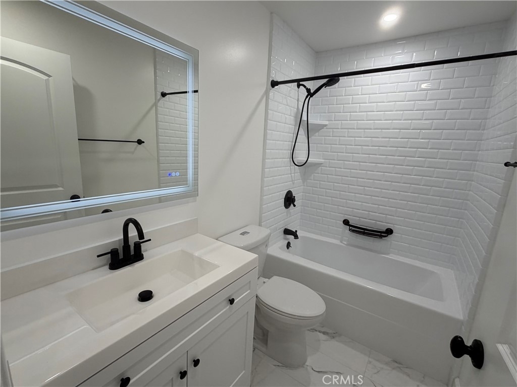 7101 Fallbrook Avenue - Photo 5