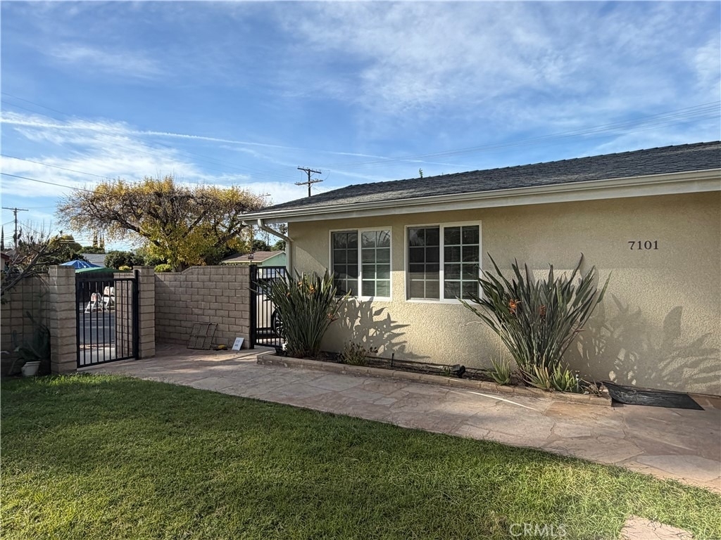 7101 Fallbrook Avenue - Photo 21