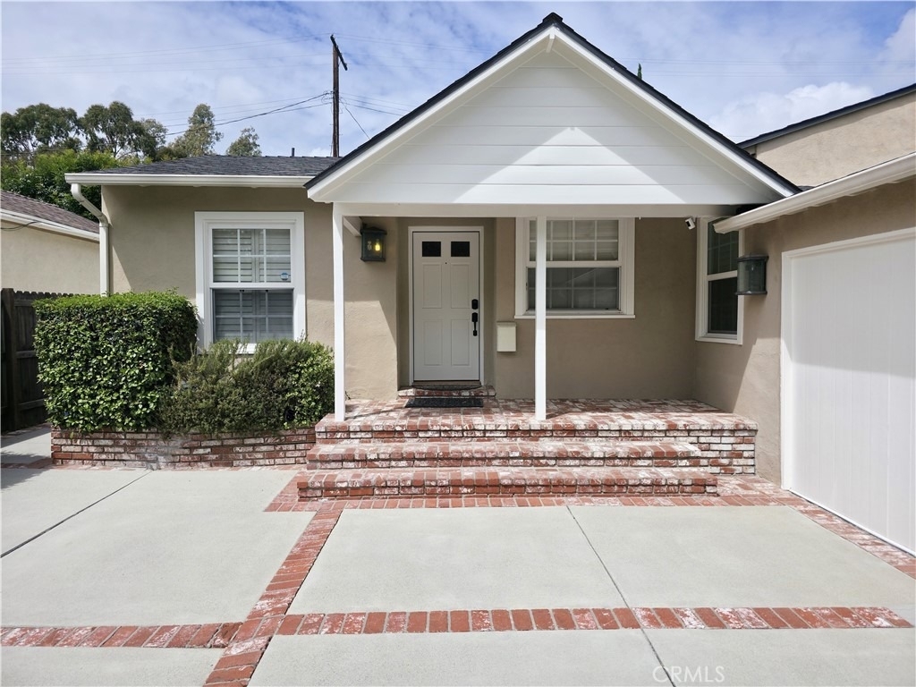 5339 Veloz Avenue - Photo 5