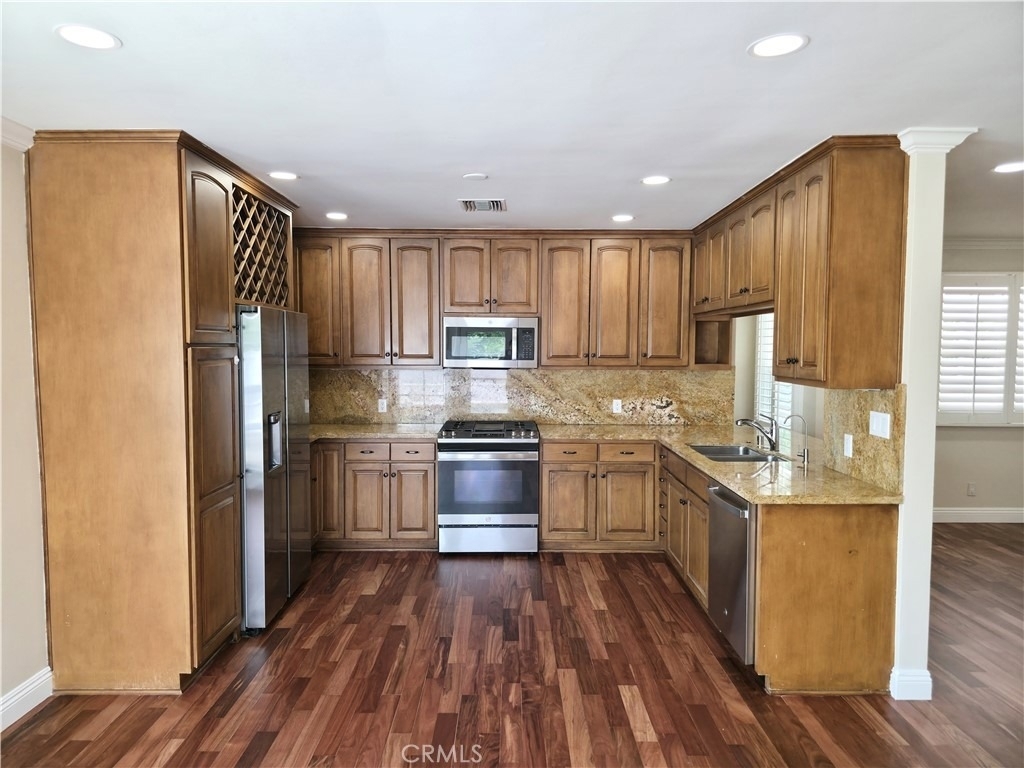 5339 Veloz Avenue - Photo 10