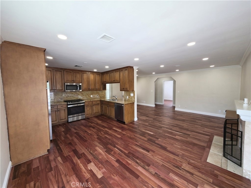 5339 Veloz Avenue - Photo 9