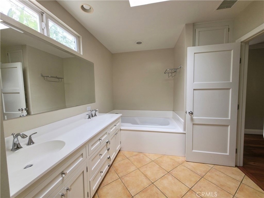 5339 Veloz Avenue - Photo 20