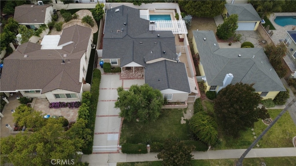 5339 Veloz Avenue - Photo 2
