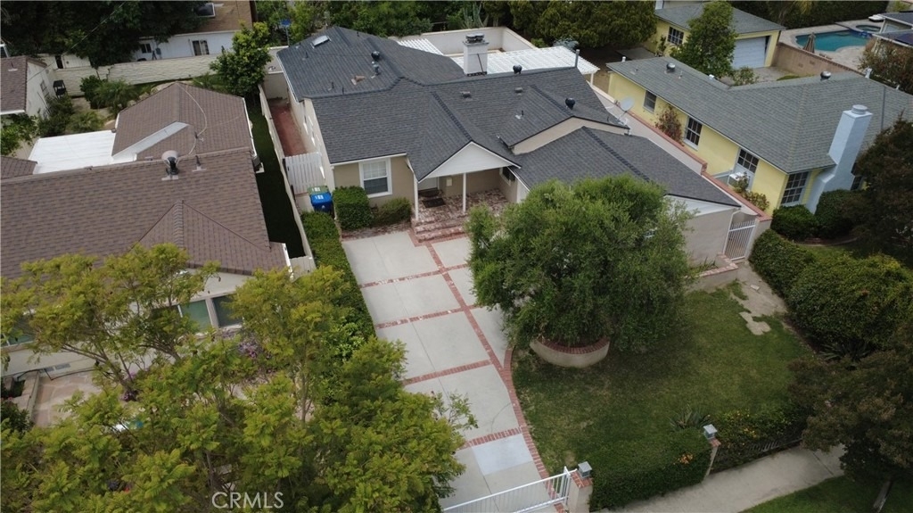 5339 Veloz Avenue - Photo 1