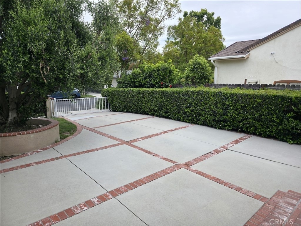 5339 Veloz Avenue - Photo 6