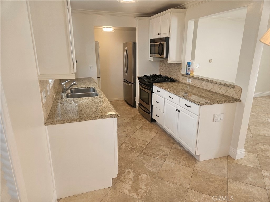 2426 Silverstrand Avenue - Photo 7