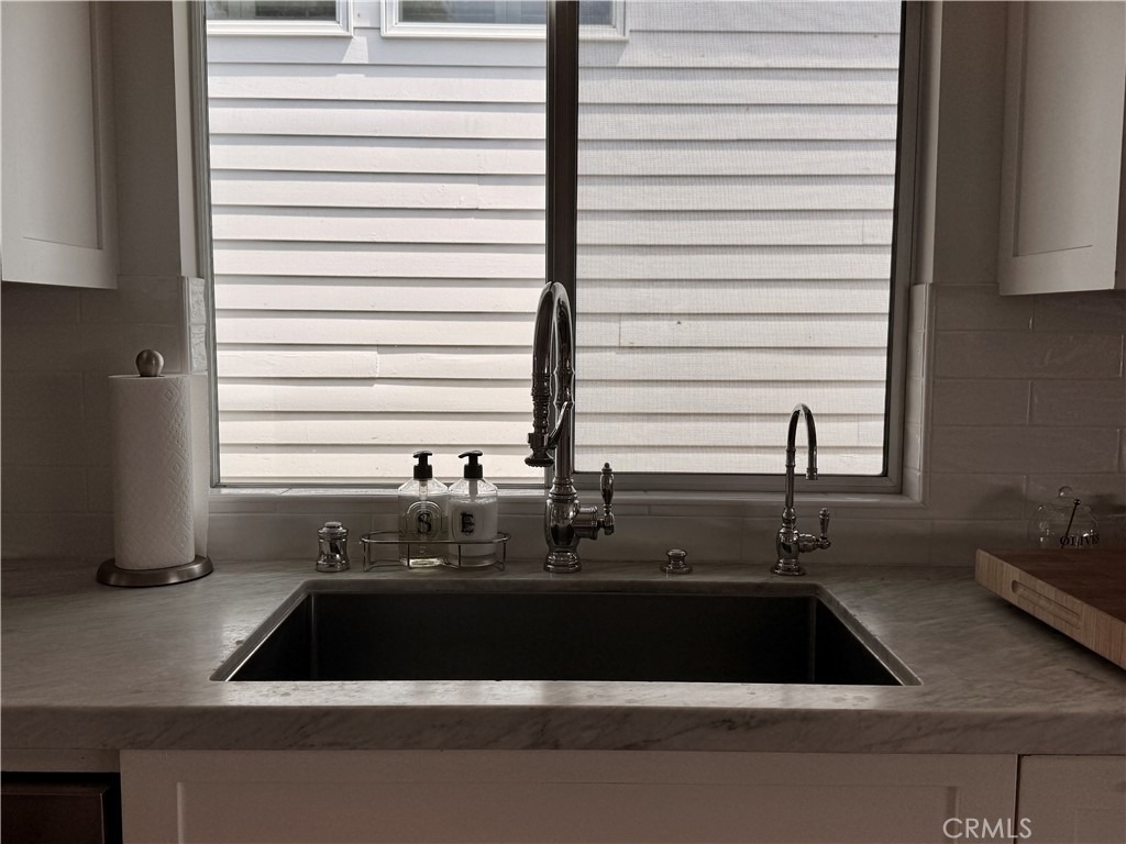 234 La Brea - Photo 11