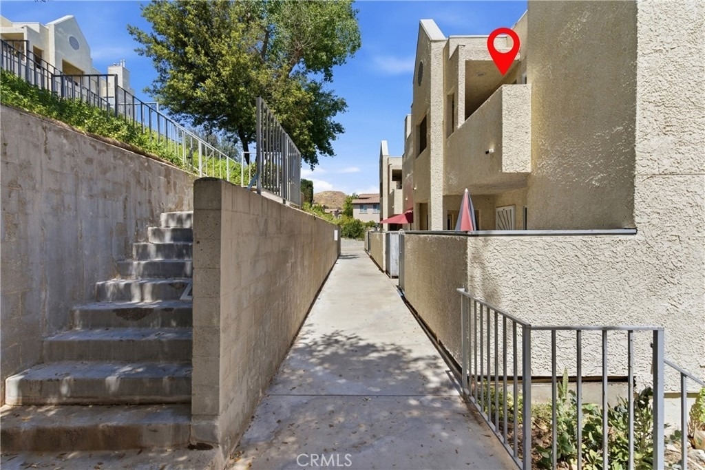 18209 Sierra Highway - Photo 3