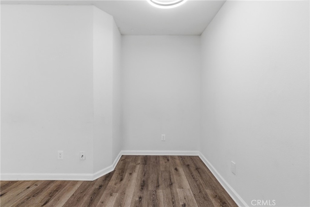 18209 Sierra Highway - Photo 16