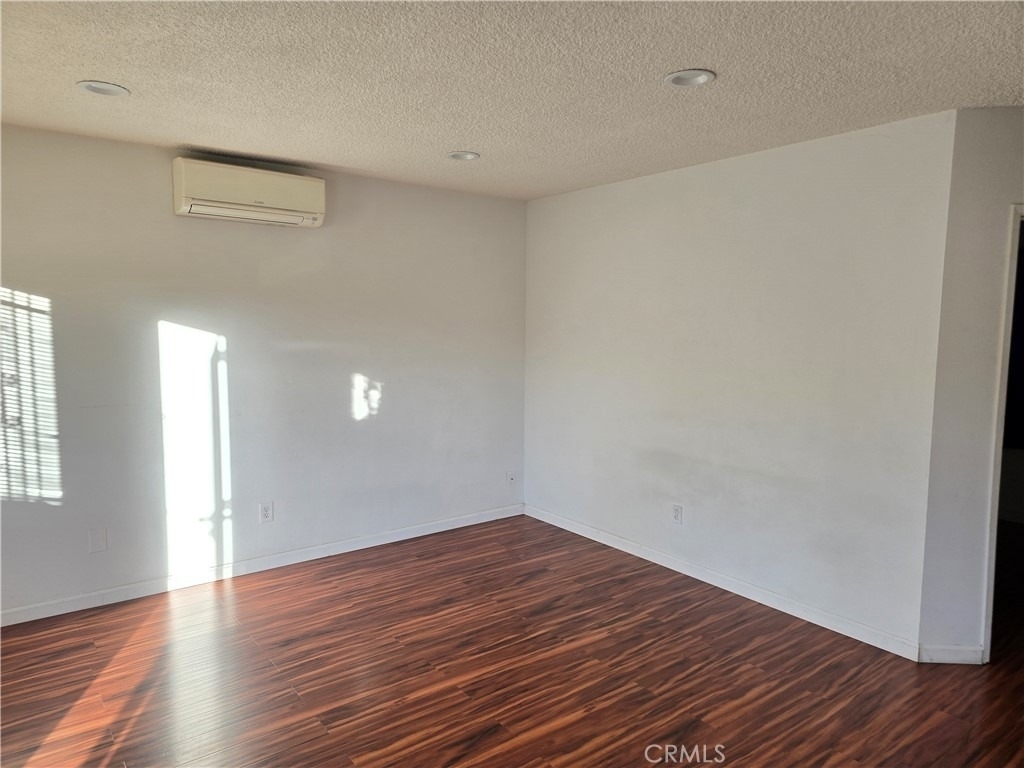 1012 Davis Avenue - Photo 5