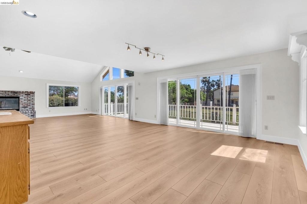 5650 Edgeview Dr - Photo 18