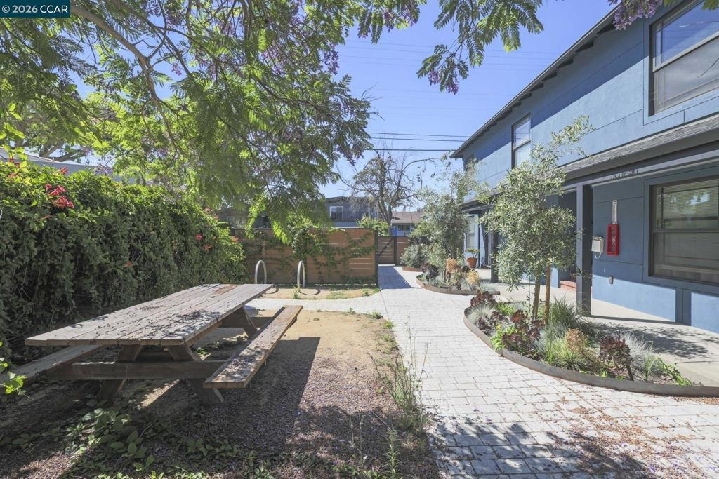 1325 Hopkins St - Photo 26