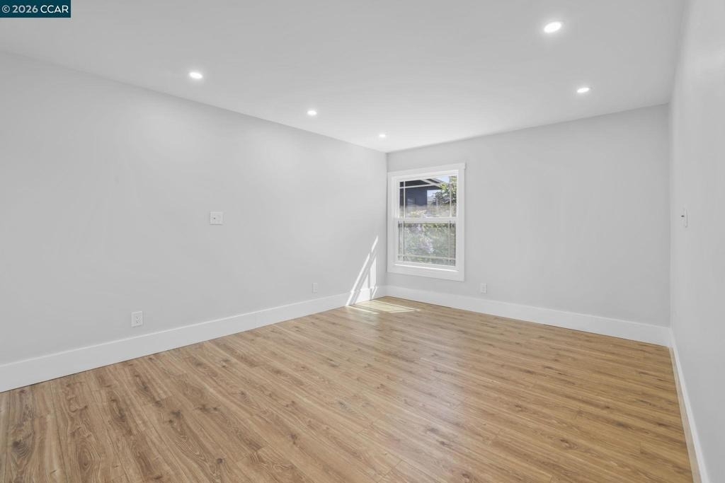 1325 Hopkins St - Photo 10