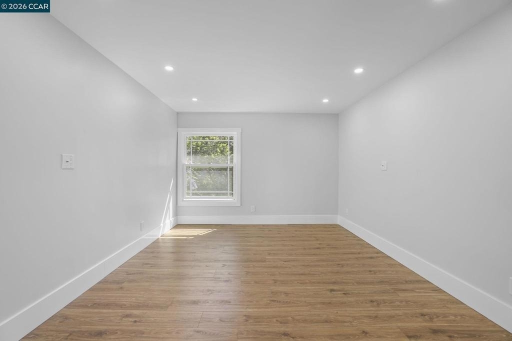 1325 Hopkins St - Photo 11