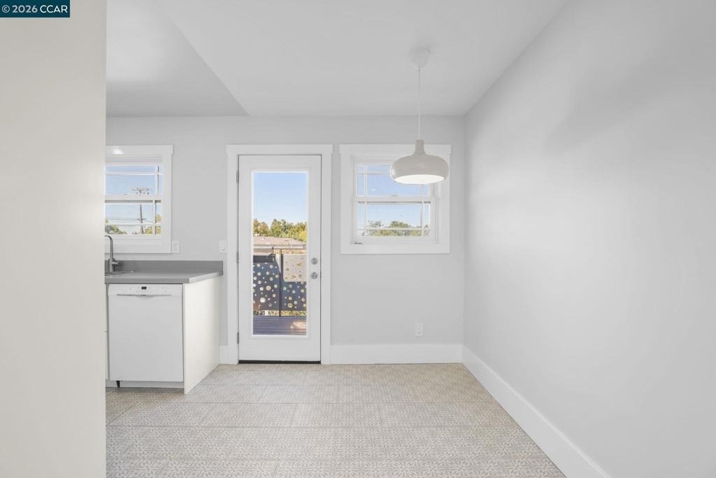 1325 Hopkins St - Photo 20