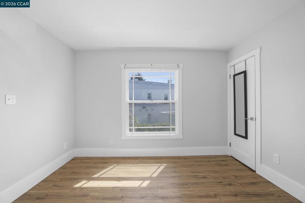 1325 Hopkins St - Photo 5