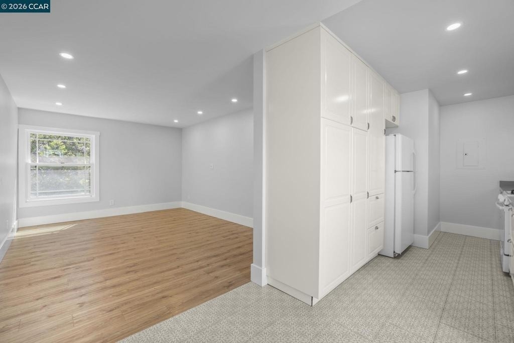 1325 Hopkins St - Photo 16