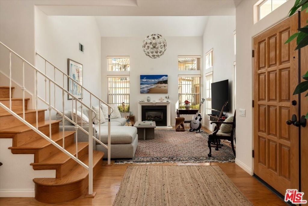 1256 Cravens Lane - Photo 3