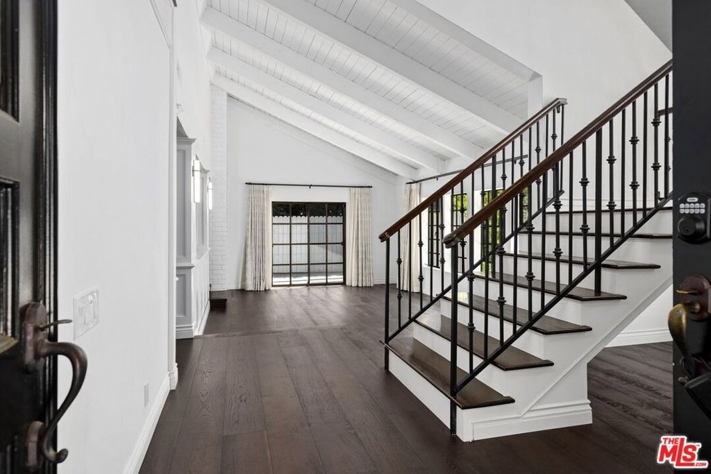 1060 Chantilly Road - Photo 5