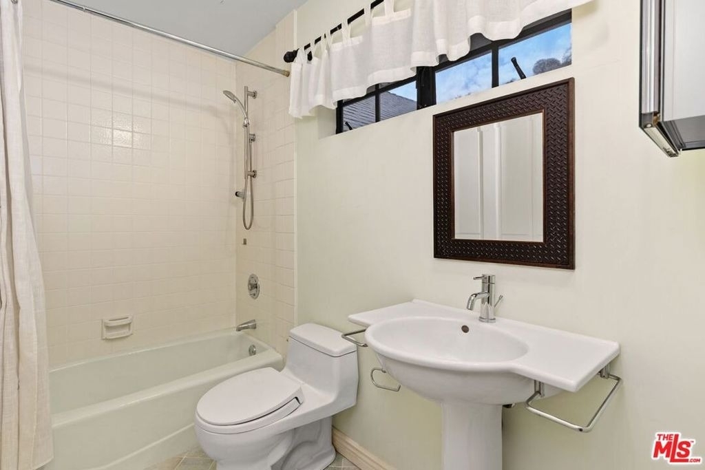 1060 Chantilly Road - Photo 34