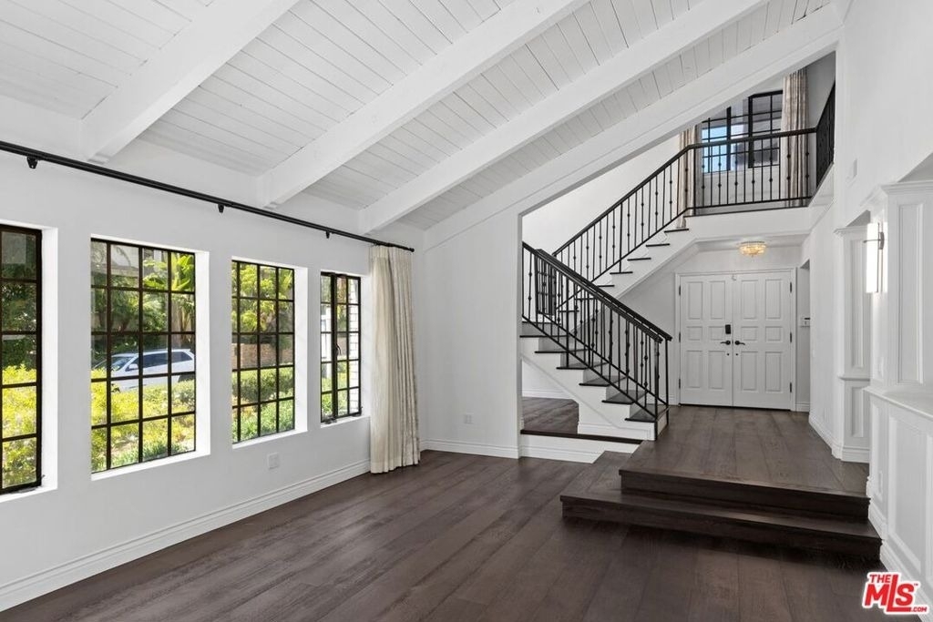 1060 Chantilly Road - Photo 6