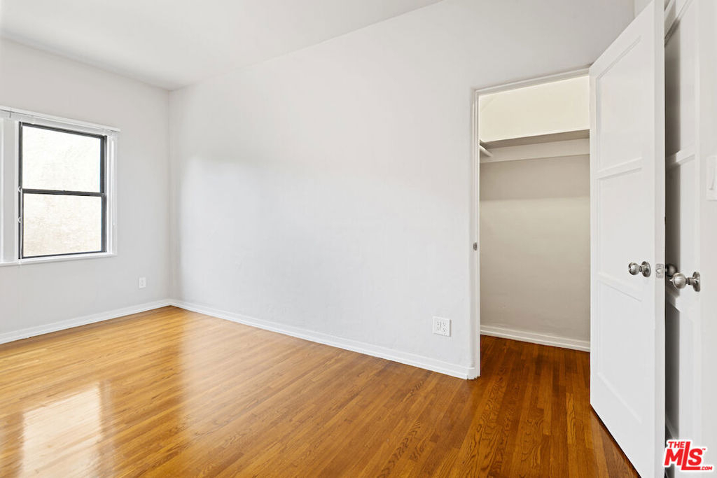751 N Croft Avenue - Photo 15