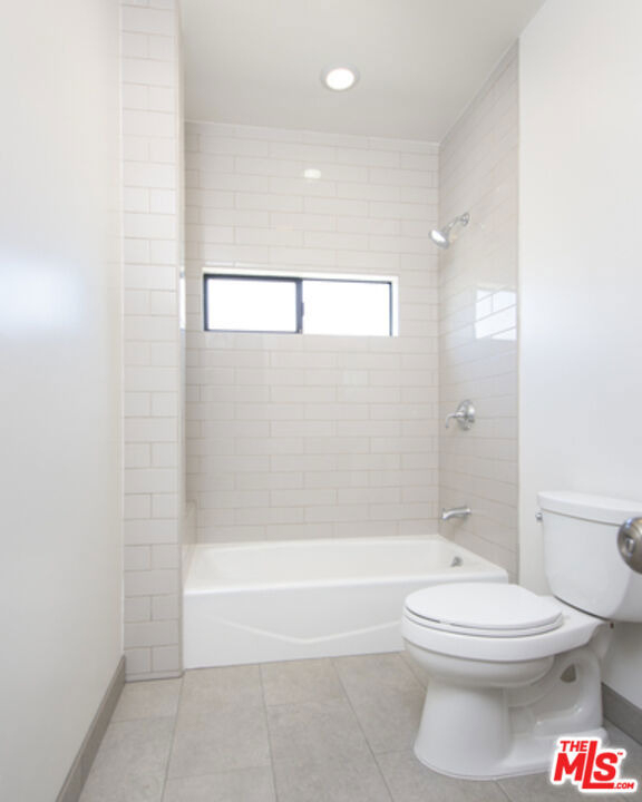 751 N Croft Avenue - Photo 12