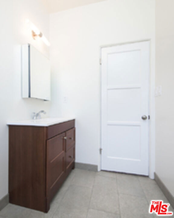 751 N Croft Avenue - Photo 13