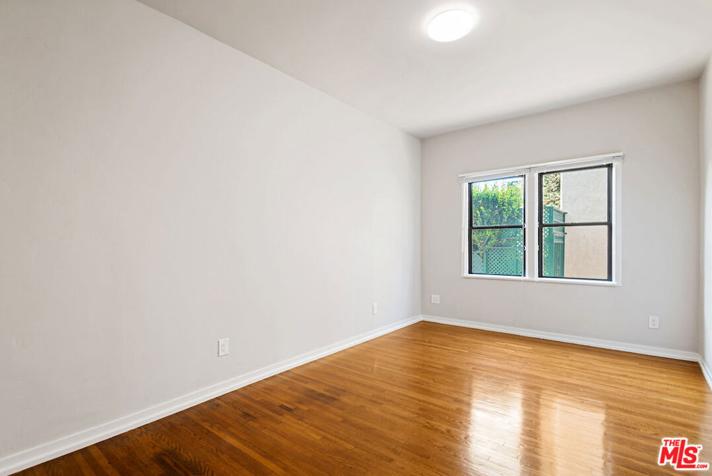 751 N Croft Avenue - Photo 14
