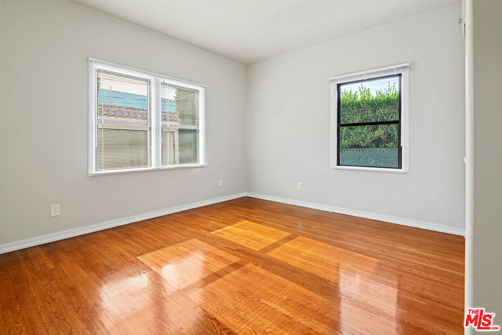 751 N Croft Avenue - Photo 16