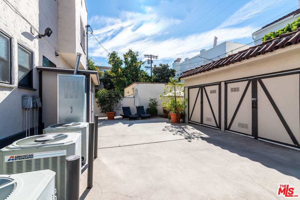 751 N Croft Avenue - Photo 19